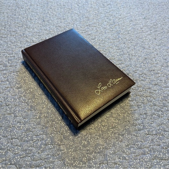 Louis L’Amour Book Leatherette Brown Gold Letters To The Far Blue Mountians - Picture 2 of 7